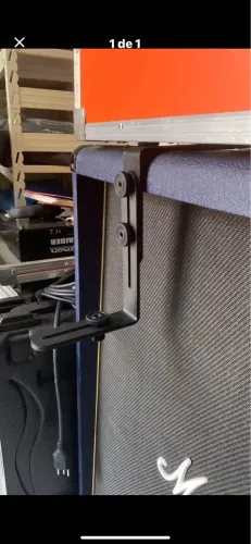 Clamp tipo Z para microfonar amplificador/gabinete 