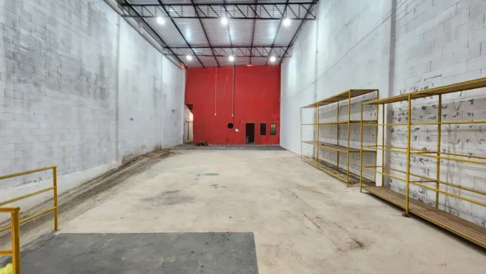 Barracão, 181 m² - venda por R$ 1.900.000,00 ou aluguel por R$ 7.150,00/mês - Parque Ortol