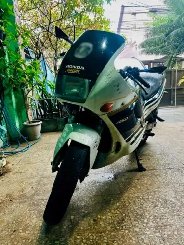 Honda CBR 450 SR 1990 Restaurada | Motor Refeito | Impecável