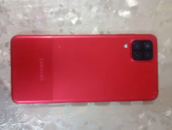 Vendo um celular Samsung a12 