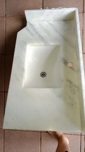 Pia de banheiro em Granito com cuba