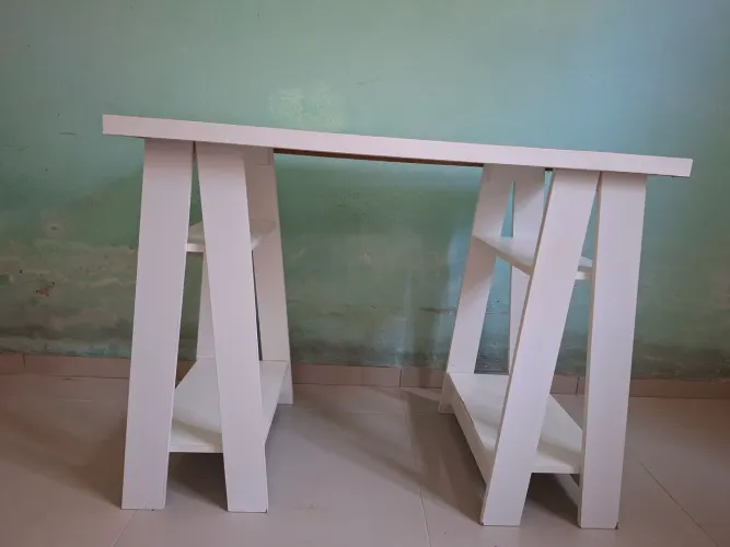 Mesa de escritório em ótimas condições
