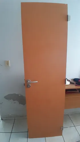 Porta de banheiro 2.10 altura 60 de largura leve nova da marca pormade portas