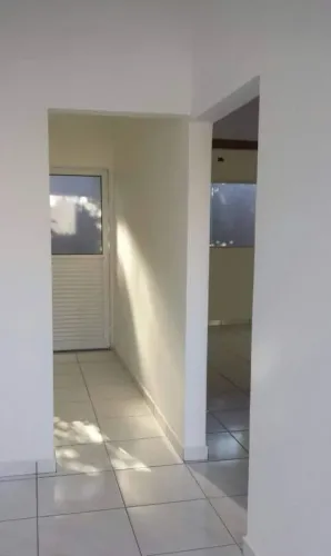 Alugo casa no Jardim Columbia