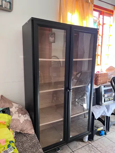 Estante para Livros 2 Portas Vidro Ditália E-957 Cor Preto