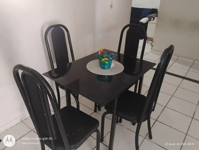 Mesa 4 cadeiras 
