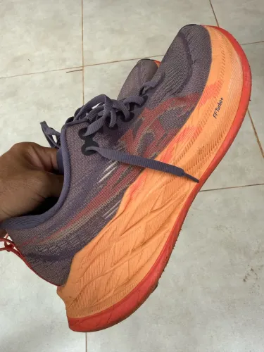Vendo tênis Asics Superblast n41