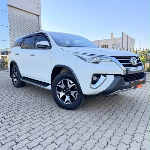 Toyota Hilux SW4 SRX 4X4 2.8 TDI 16V Dies. Aut. 2019