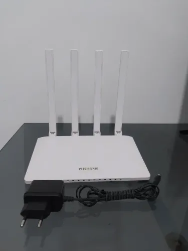 Roteador PHIHOME em ótimo estado funcionando perfeitamente