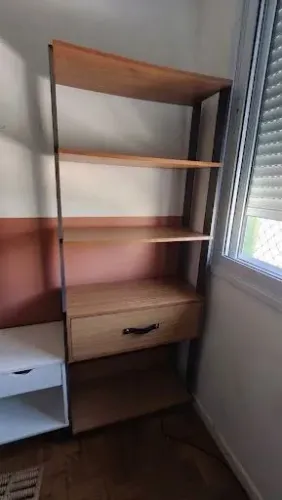 Estante com gaveta