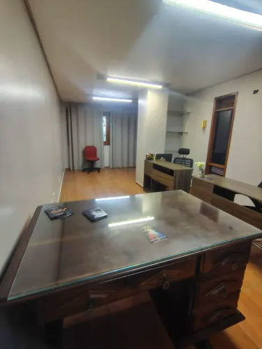 Sala para Venda Sala comercial de frente, reformada, Bairro Sto Antônio Porto Alegre