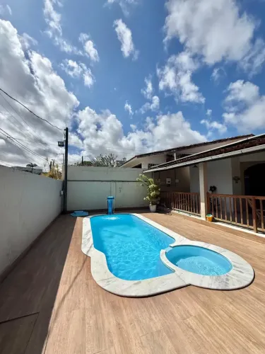 Casa em Condomínio Fechado | 370m² Construídos | 4 Quartos (2 Suítes) | Piscina | Murilópo