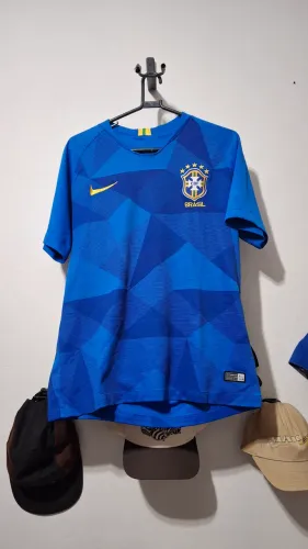Camisetas diversas M ou G