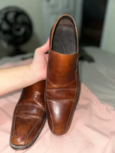 Sapato social de couro da SAMELLO