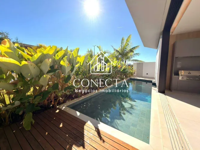 Casa de alto padrão à venda com 4 suítes no Jardim Versailles em Uberlândia