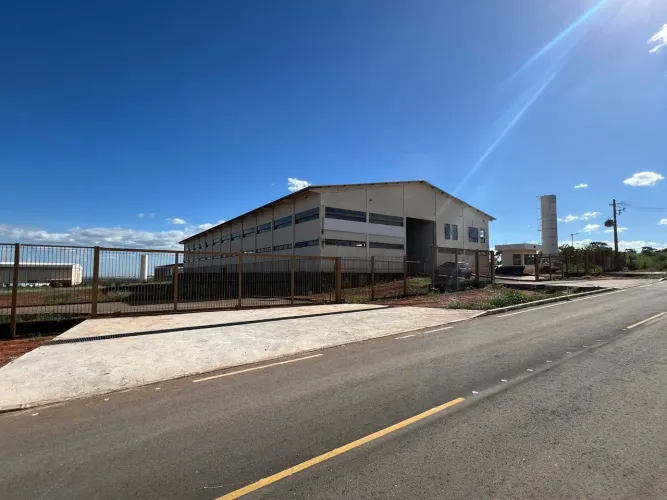 Galpão para locação com 1.600m² de AC e 20.000m² de LT