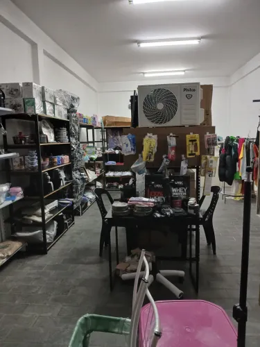 Oltlet fechado a venda com tudo não passo o ponto vendo.loja fechada.