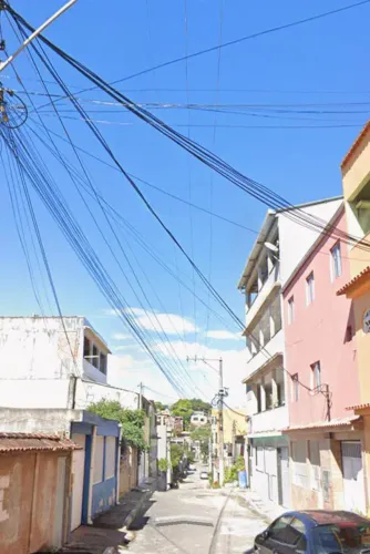 Vendo casa pronta pra morar ótima localização