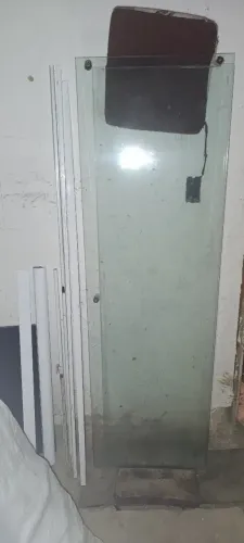 Vendo box de banheiro completo e um metro