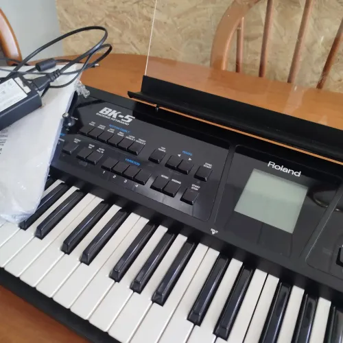 Teclado Roland BK5