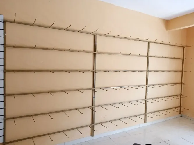 Vendo móveis para loja
