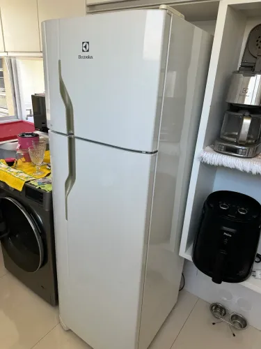 Geladeira 260L
