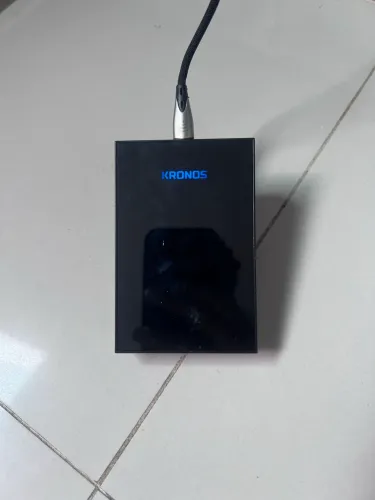 Streaming Box Kronos para CarPlay e Android Auto