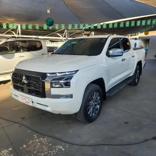 Mitsubishi TRITON HPE-S 2.4 CD 4X4 TB Diesel Aut. 2026