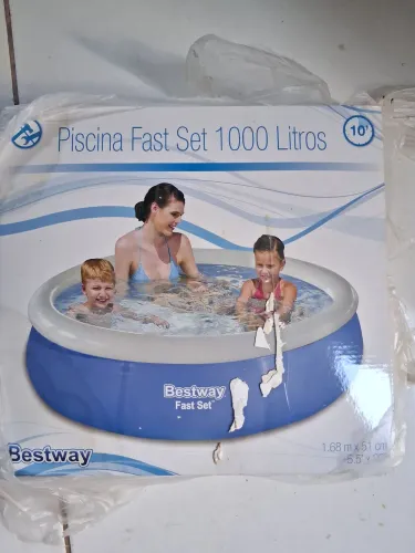Piscina inflável 1.ooo litros . Nova na caixa nunca doi usada