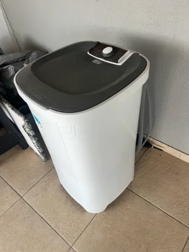 Tanquinho lava roupa 