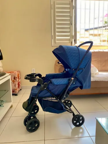 Carrinho de Bebê + Bebê Conforto Cosco Wizz Azul - Excelente Estado