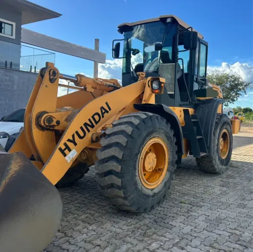 ? PÁ CARREGADEIRA HYUNDAI HL740-9S 2013 À VENDA