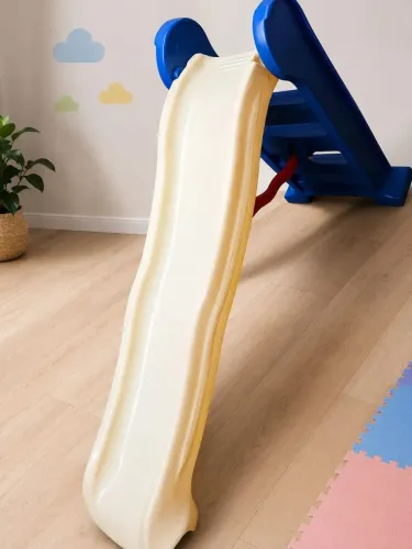 Escorregador infantil
