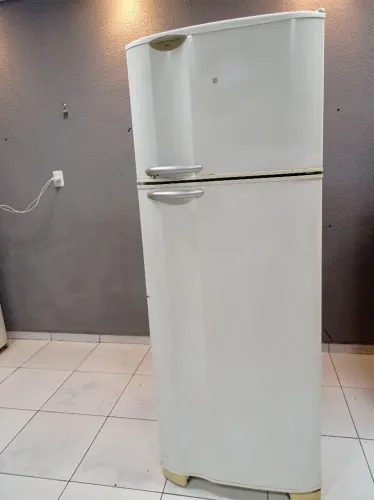 Geladeira Eletrolux 462 litros
