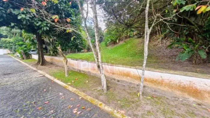 Casa linear 3 quartos em condomínio- Maria Paula