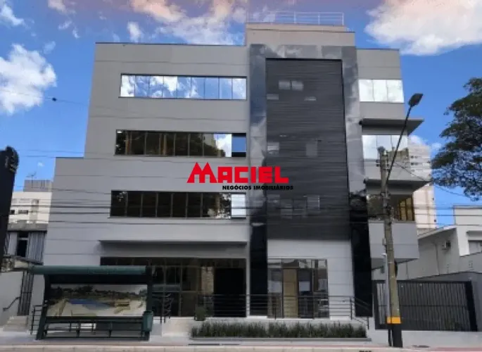 Sala comercial em frente ao prédio da Receita Federal