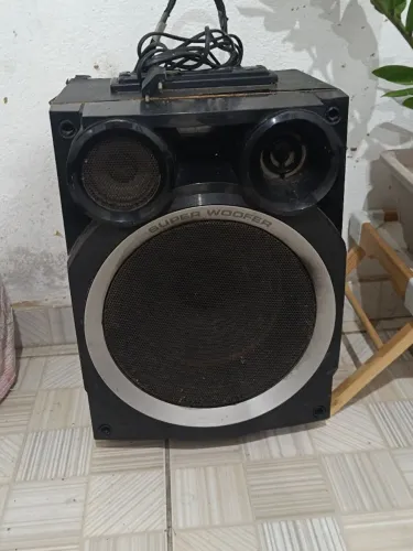 Caixa de som amplificada com usb, sd e auxiliar