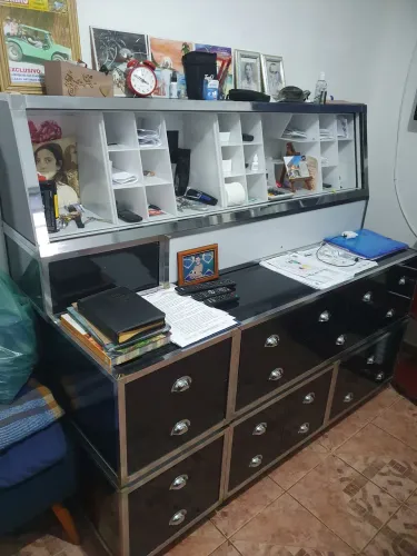 VENDE-SE ESTANTE PRIMEIRA LINHA!