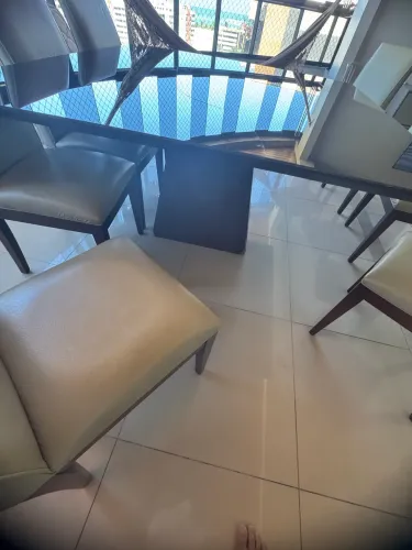 Mesa jantar com 8 cadeiras