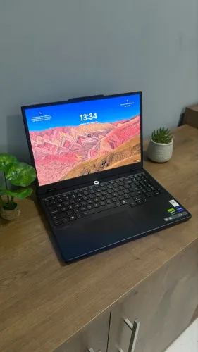 Notebook Lenovo Legion i9 14900 rtx 5070 Tela Oled QHD (2k) 165hz 16gb ddr5