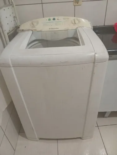 Vendo essa máquina de lavar roupa está funcionando,