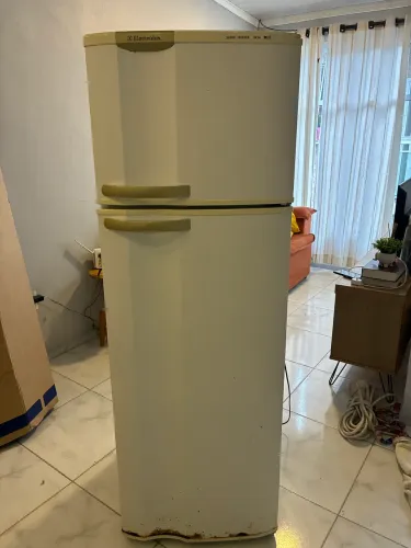 Geladeira duplex 300Lt Electrolux