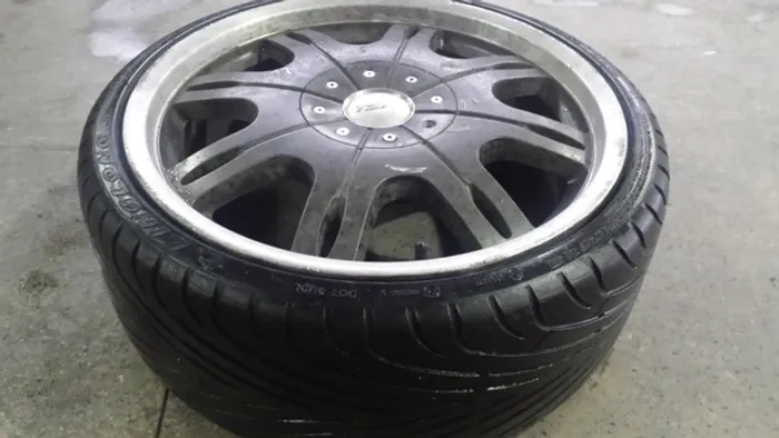 Roda aro 18 Tsw Grafite com borda diamantada Volkswagen Polo 5X100 exclusiva
