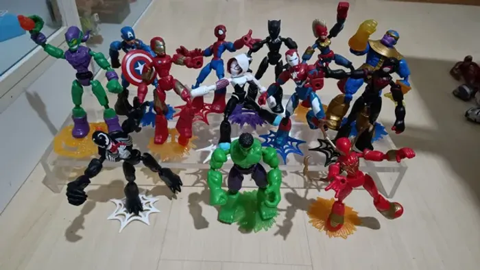 Coleção Bend and Flex Hasbro 13 bonecos