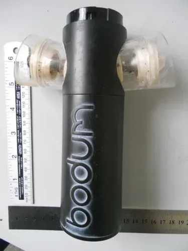 Antigo Moedor à pilhas p/ Pimenta e Sal "bodum"- Produzido França (Item para Colecionador)