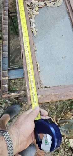 Janela basculante 1:10m x 0,30m