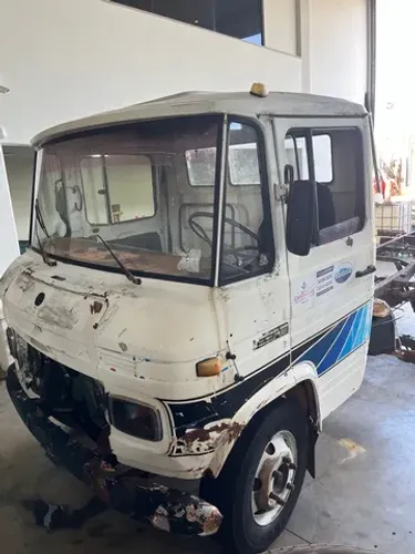 Cabine MB 708 ano 88