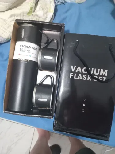 Garrafa termica preta masculina 