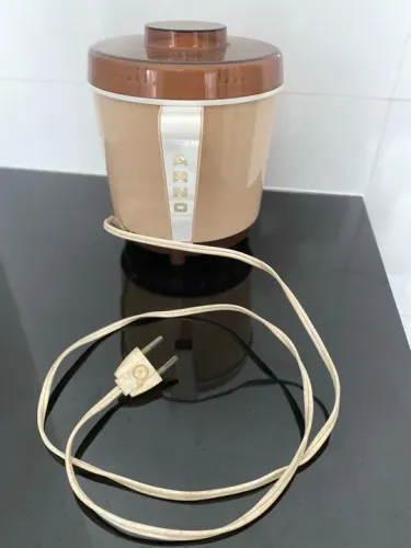 Espremedor de frutas Arno vintage- anos 70- sem uso