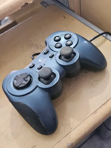 Controle Logitech Joystick Gamer Gamepad PC 